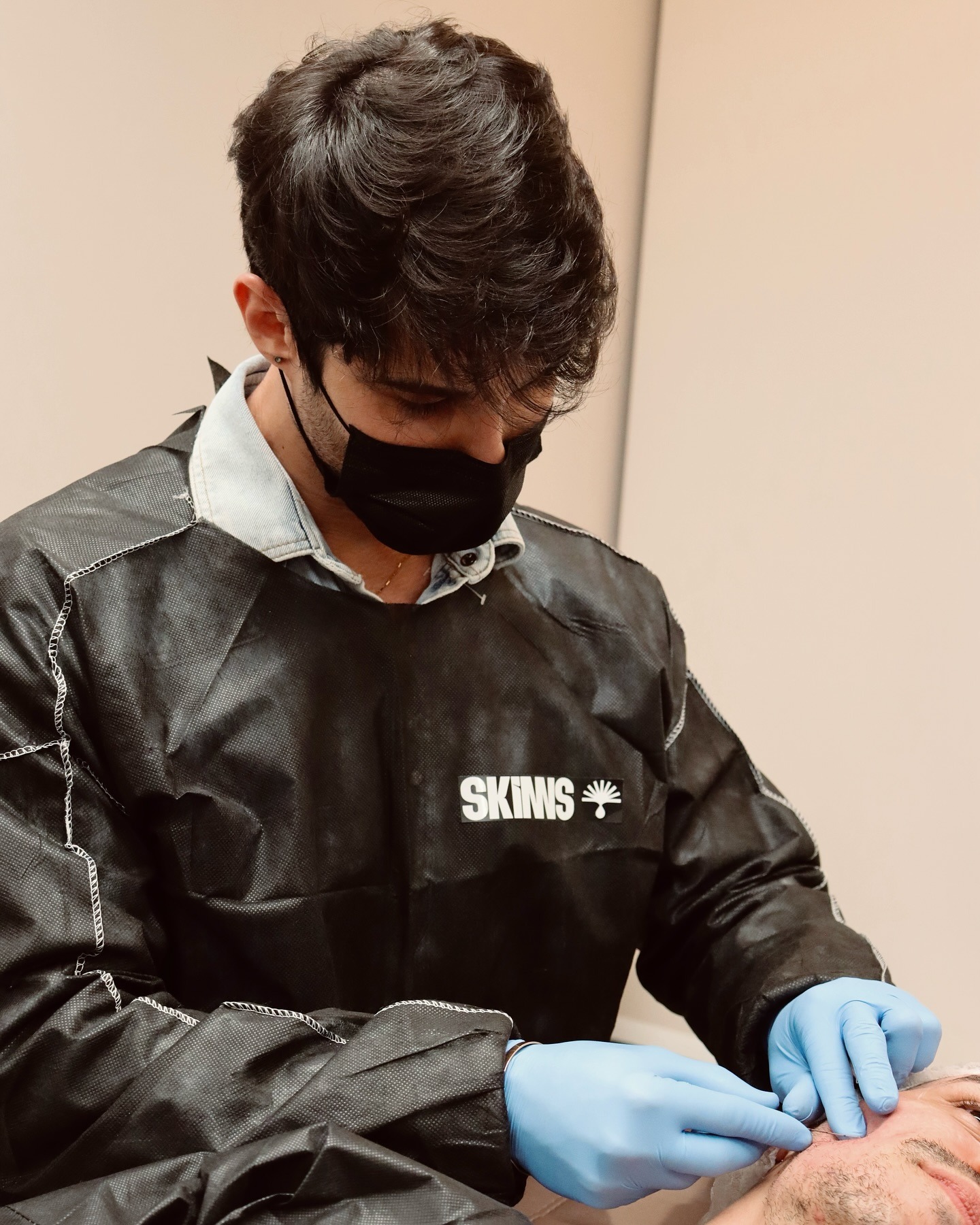 Student applying the SKIMS Method on a real patient during the Immersion